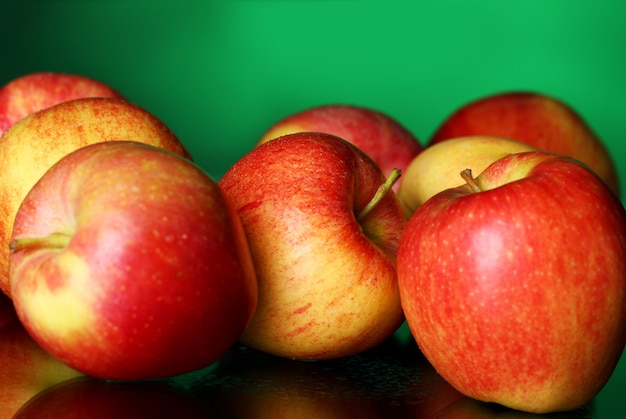 Are Apples in Vending Machine Healthier Than Trail Mix?