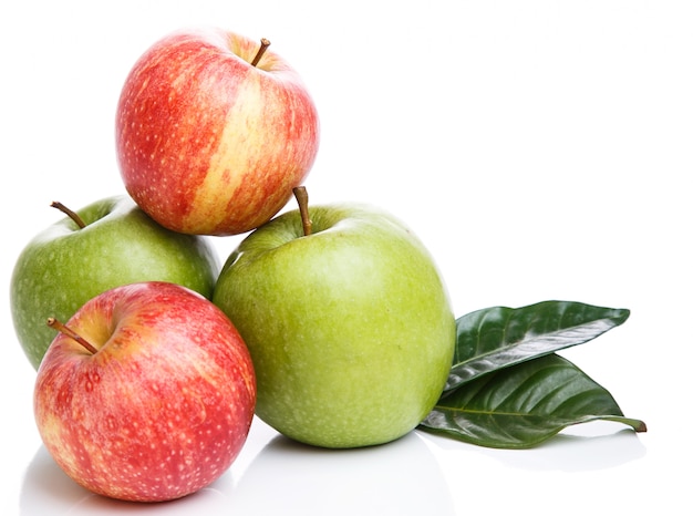 Comparing the Nutritional Value of Apples in Vending Machines to Homemade Snacks