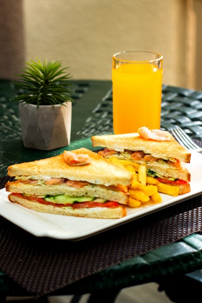 healthy breakfast sandwich