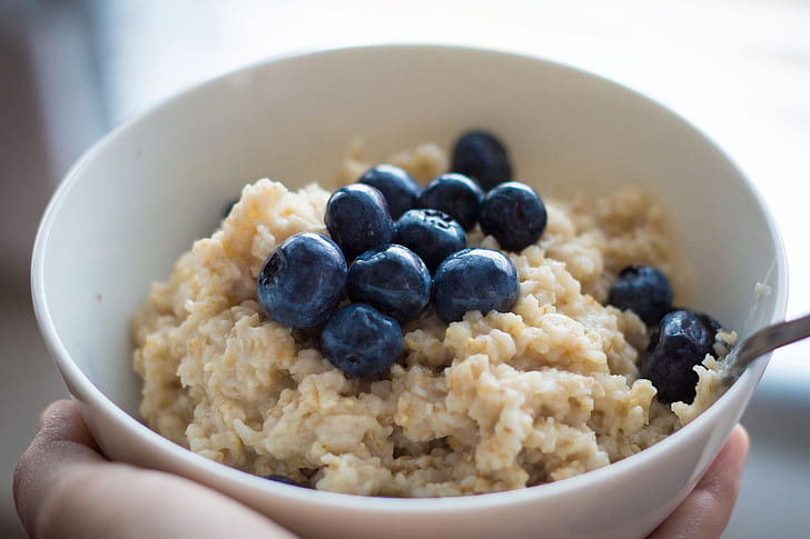 oatmeal and fresh fruit