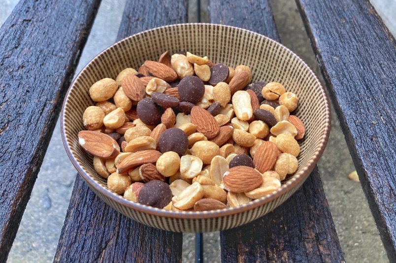 trail mix - healthy snacks